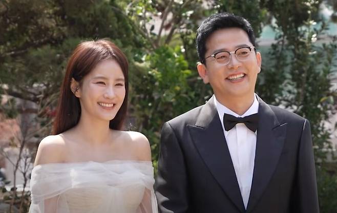 김지민과 김준호가 웨딩 사진을 촬영했다. 유튜브 채널 '준호 지민' 캡처.