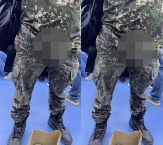 지난 19일 군복을 입은 남성이 수도권 지하철 신분당선 열차 안에서 바지 지퍼를 내리고 신체 주요 부위를 노출한 영상이 소셜미디어(SNS)에 확산됐다. 자료 : 엑스