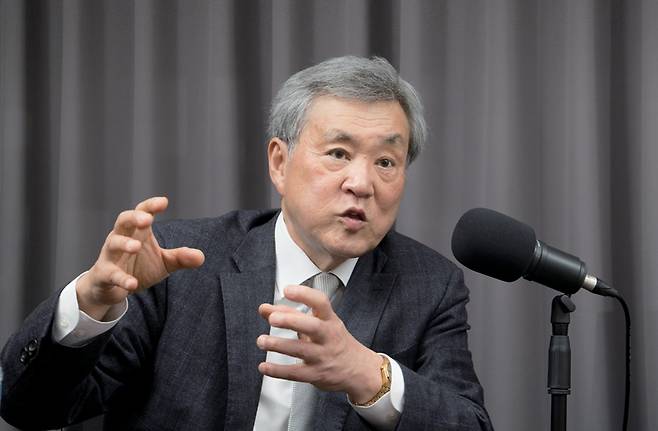 4월22일 서울시 용산구 시사저널 스튜디오에서 시사저널과 인터뷰를 하고 있는 이상돈 중앙대 명예교수 ⓒ시사저널 이종현