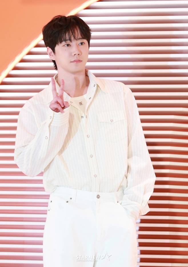 배우 이준영이 4일 오후 서울 송파구 롯데 에비뉴엘 잠실점에서 열린 한 뷰티 브랜드 팝업스토어 오픈기념 행사에 참석해 포즈를 취하고 있다. /2025.4.10 /사진=이동훈 photoguy@