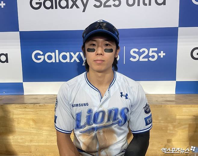 삼성 라이온즈 김성윤이 24일 대구 KIA 타이거즈전에서 활약한 뒤 인터뷰 후 기념촬영하고 있다. 엑스포츠뉴스 대구, 최원영 기자