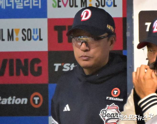 10일 오후 서울 송파구 잠실야구장에서 열린 '2025 신한 SOL Bank KBO리그' 한화 이글스와 두산 베어스의 경기, 두산 이승엽 감독이 경기를 지켜보고 있다. 엑스포츠뉴스 DB