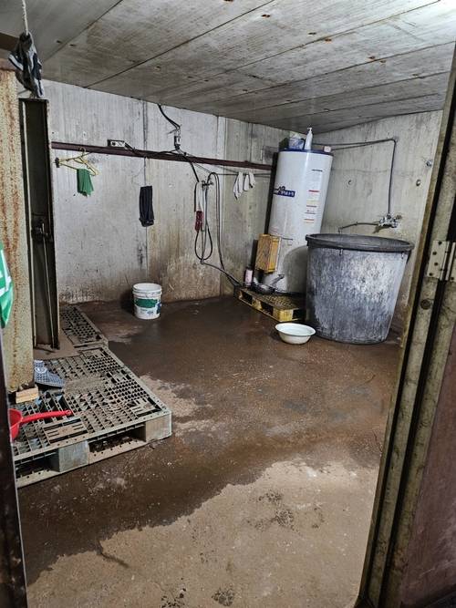 방글라데시 출신 지노이(가명·32)가 인천 한 주물공장에 다니며 묵었던 숙소. /포천이주노동자센터 제공