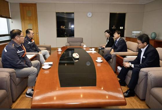 거제시와 한화오션 상생협력 논의