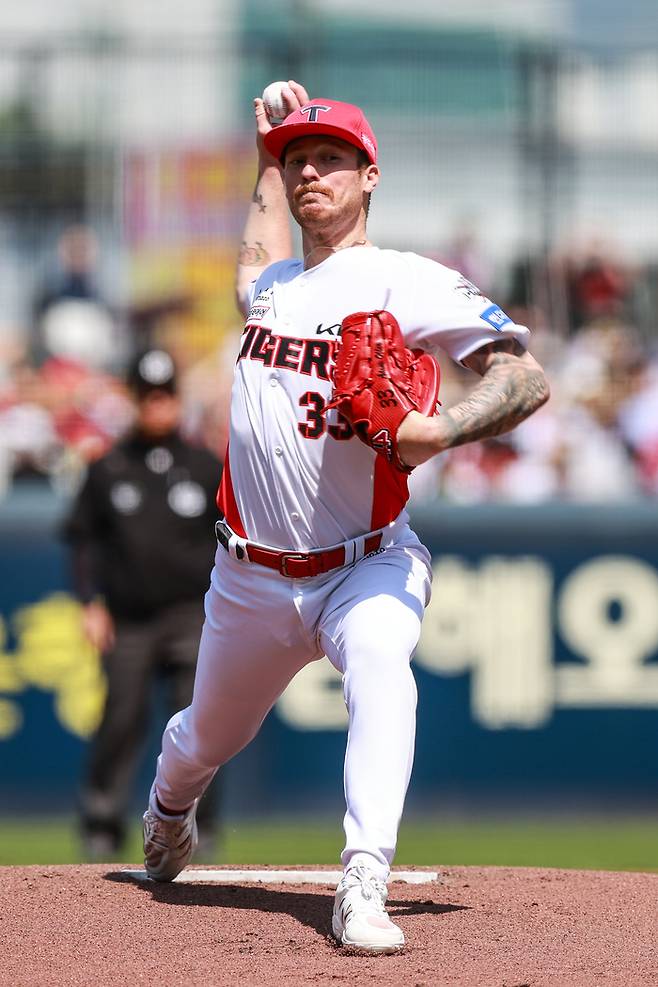 KIA 올러가 26일 광주-기아 챔피언스 필드에서 열린 2025 KBO리그 정규시즌 LG전에 선발 등판해 역투하고 있다. 사진 | KIA 타이거즈