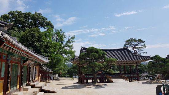 신륵사는 보물 8점을 보유한 여주의 대표적인 천년고찰이다. 한국관광공사