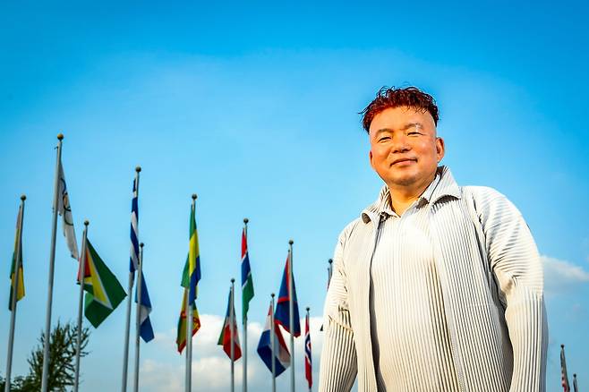 황영조 감독은 올 연말을 목표로 다시 마라톤 풀코스에 도전한다. 서브3(풀코스를 3시간 내에 뛰는 것)를 달성하면 "꿈의 신발" 카본화를 신어보고 싶다고 했다. /이건송 영상미디어 기자