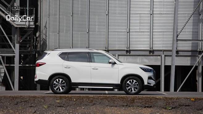 KGM, 렉스턴 밴 상용차 (영국)