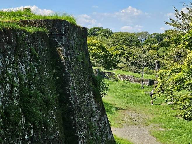 28b9d932da836ff23bec85e04089706c5c10b58c21d0a869f3d0a7f324a8dae254c6e9