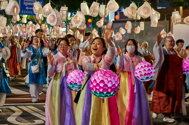 [사진출처 = 연등회]