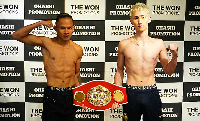 왼쪽부터 2025년 4월 서울특별시 모여락스튜디오강남양재연습실 국제복싱연맹 슈퍼플라이급 인터내셔널 챔피언 결정전 계체 후 라밀 로다, 북한 체육 명수 출신 동양태평양복싱연맹 공식랭킹 10위 한양호. 사진=KBM 사단법인 한국복싱커미션 제공