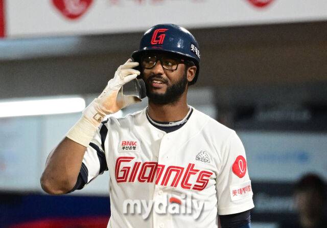 롯데 자이언츠 시절의 니코 구드럼./마이데일리