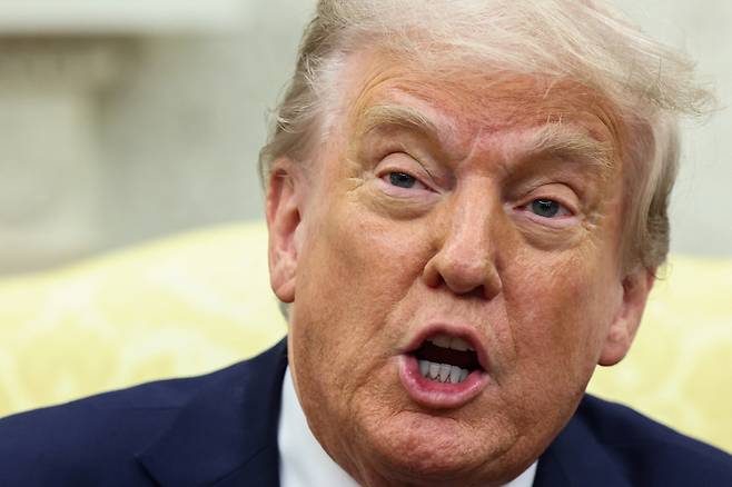 도널드 트럼프 미국 대통령이 24일(현지시간) 백악관에서 요나스 가르 스퇴레 노르웨이 총리와 회담하고 있다. [로이터]