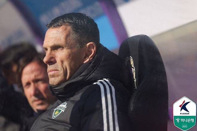 [서울=뉴시스]K리그1 전북 포옛 감독. (사진=한국프로축구연맹 제공)