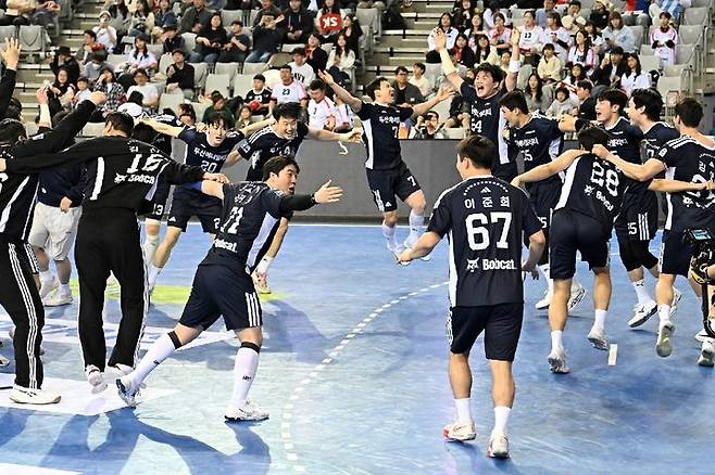 [서울=뉴시스] 핸드볼 두산 선수단. (사진=한국핸드볼연맹 제공) *재판매 및 DB 금지