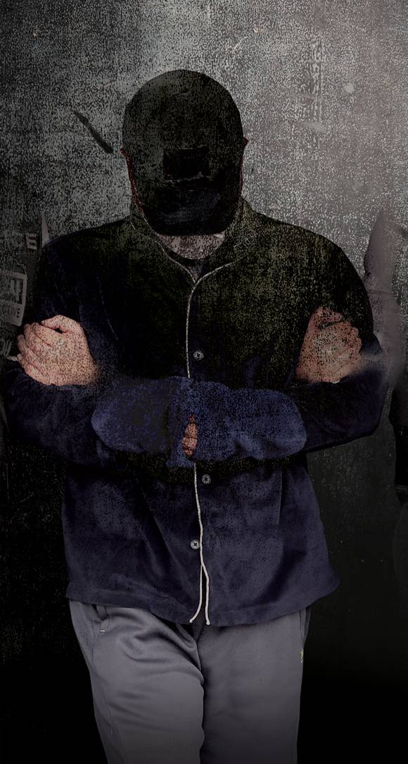 부모와 처자식 등 일가족 5명을 살해한 이씨가 4월17일 영장실질심사에 출석하기 위해 용인동부경찰서를 나오고 있다 ⓒ연합뉴스