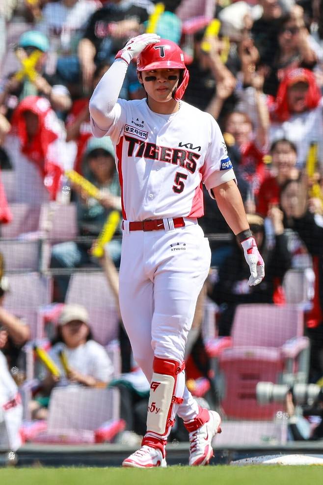 ▲ 26일 광주 LG전에서 1회 적시타, 3회 홈런을 기록하며 맹활약한 김도영 ⓒKIA타이거즈