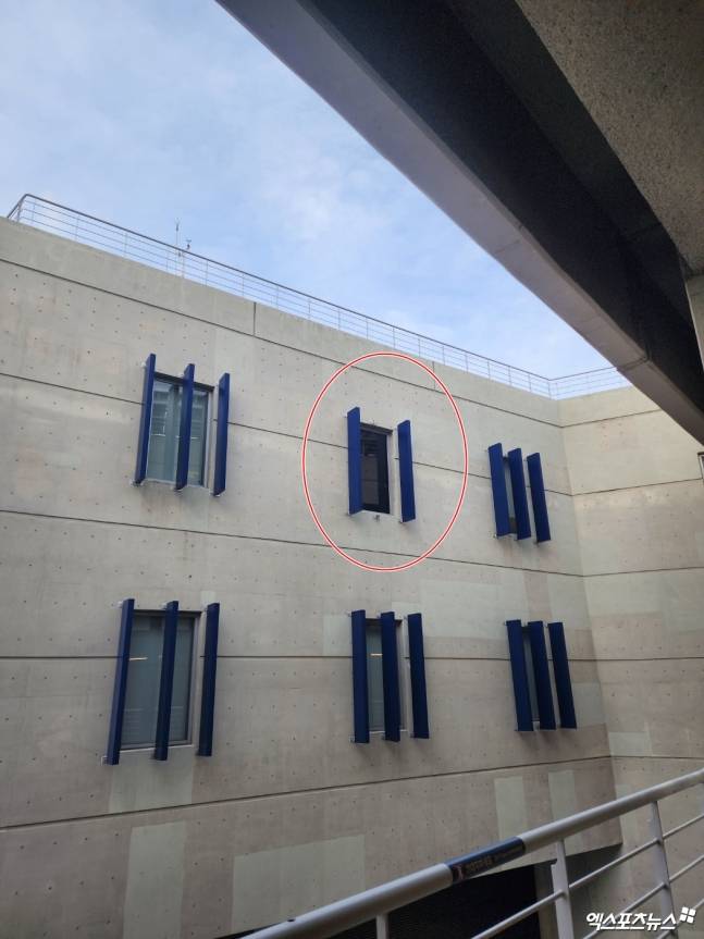 지난 3월 29일 관람객 사망 사고가 발생한 프로야구 NC 다이노스의 홈 구장 창원NC파크가 사고 원인이 됐던 루버를 전부 떼기로 결정했다. 사진 엑스포츠뉴스 DB