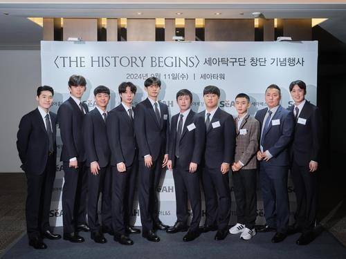 세아탁구단 창단식 때의 장우진(맨 왼쪽) [세아탁구단 제공. 재판매 및 DB 금지]