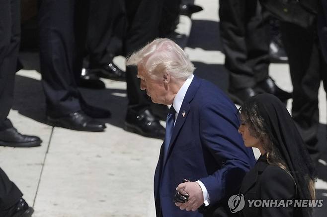 교황 장례미사 참석한 도널드 트럼프 미국 대통령 [AP=연합뉴스]