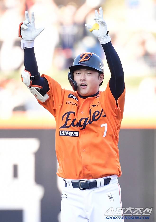 4회 1타점 2루타 날린 한화 이도윤.