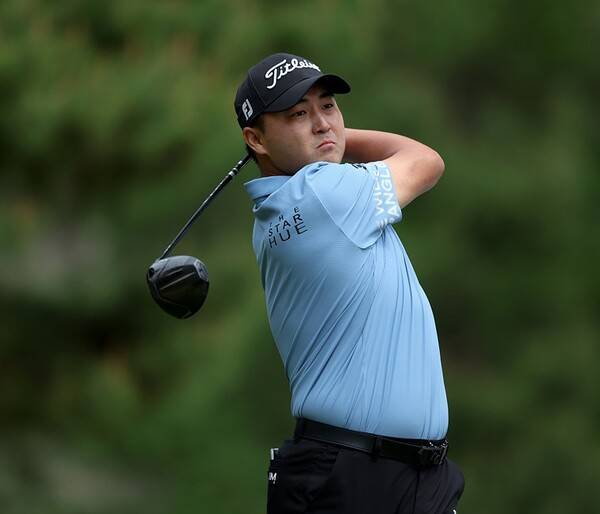 2025년 한국프로골프(KPGA) 투어 우리금융 챔피언십 우승을 차지한 이태훈 프로가 최종라운드에서 경기하는 모습이다. 사진제공=KPGA