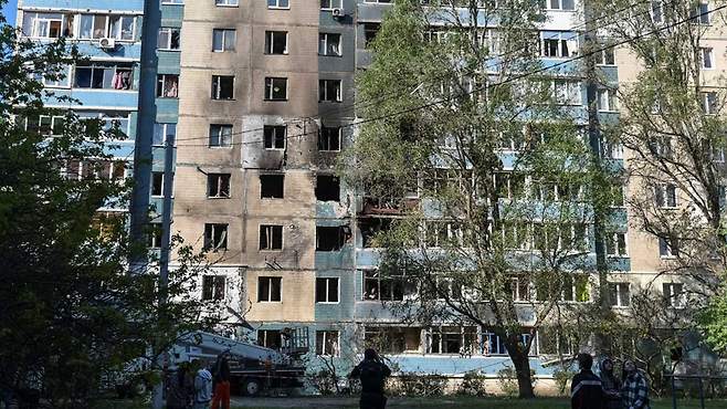 지난 26일 러시아 드론 공격을 받은 우크라 아파트