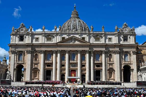 장례미사가 치러진 성 베드로성당의 광장. AFP=연합뉴스
