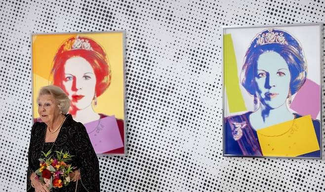 ▲ 네덜란드 베아트릭스 여왕을 묘사한 앤디 워홀의 작품 [연합뉴스]