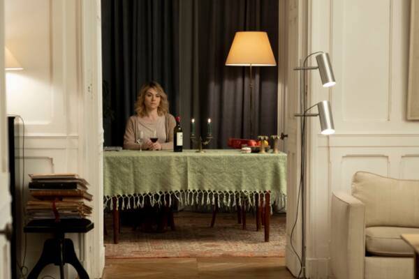 '러브 어페어 : 우리가 말하는 것, 우리가 하는 것'에 출연한 에밀리 드켄의 모습. (주)슈아픽처스 제공