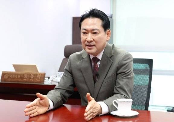 장동혁 국민의힘 의원은 6월 대선에서 이기기 위한 필승 전략으로 “탄핵을 거치면서 광장에서 표출된 2030의 마음을 담아내야 한다”고 말했다. 박해윤 기자&nbsp;