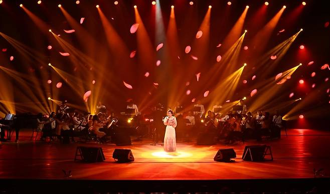 이미자 마지막 콘서트 '전통 가요 헌정 공연-맥(脈)을 이음' [쇼당이엔티 제공. 재판매 및 DB 금지]