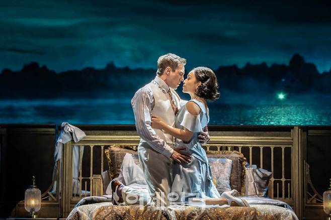 뮤지컬 ‘위대한 개츠비’ 영국 웨스트엔드 공연의 한 장면(사진=오디컴퍼니/ⓒJohan Persson)