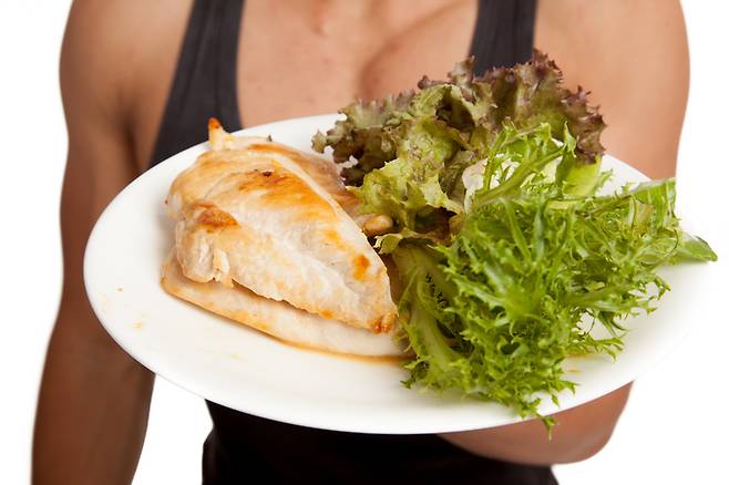 단백질 섭취를 늘리면 근육을 더 생성시키는 것뿐만 아니라 체중 감량, 혈당 조절에도 도움이 된다. [사진=게티이미지뱅크]