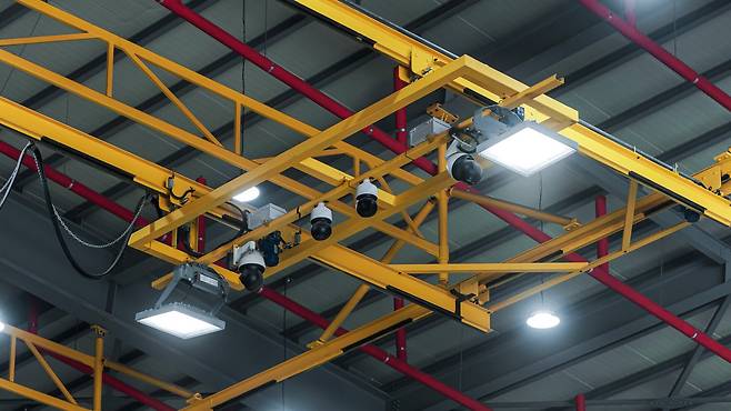 대한제강NRC 적치장 천장에 설치된 아이모스 카메라 센서. /아이모스 제공