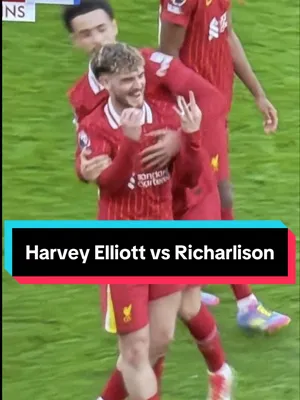 28일 리버풀 엘리엇이 히샤를리송을 향해 손가락으로 '30'을 만들어 보이고 있다. 사진=틱톡