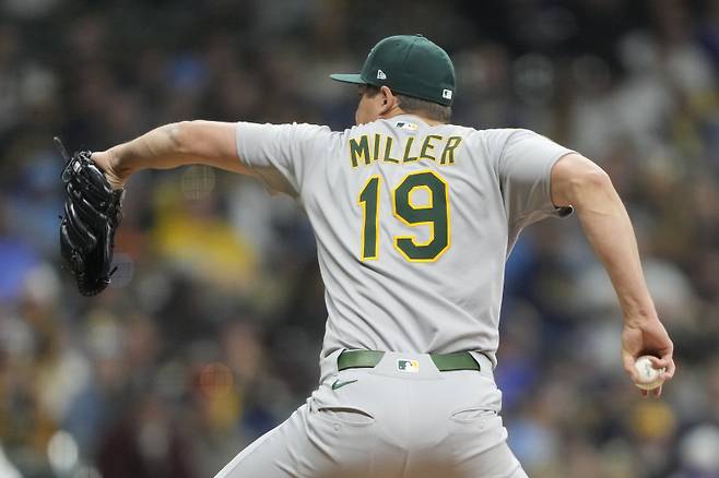 <yonhap photo-2492="">메이저리그를 대표하는 강속구 투수인 메이슨 밀러. [AP=연합뉴스]</yonhap>