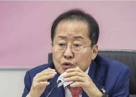 홍준표 국민의힘 대선 경선 후보가 28일 서울 여의도 중소기업중앙회를 방문해 가진 정책간담회에서 자신의 '기업·노동 정책' 방향을 말하고 있다. [사진=연합뉴스]