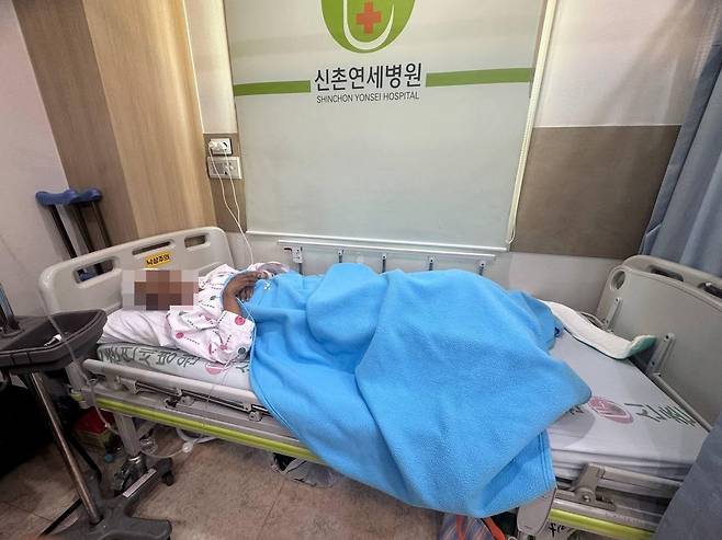 에티오피아 출신 이주노동자 아미노씨가 지난달 26일 출입국외국인사무소 단속을 피하다 발목을 잘리는 사고를 당하고 서울의 한 병원에 입원해 있다. 에티오피아 커뮤니티 제공.