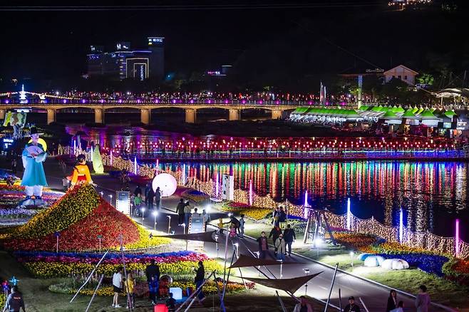 2024년 열린 제94회 남원 춘향제 요천 일대 야경. 남원시 제공