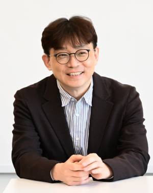 김대권 보로노이 연구부문 대표가 지난 27일 인천 송도 사옥에서 서울경제신문과 인터뷰를 하고 있다. 송도=권욱 기자