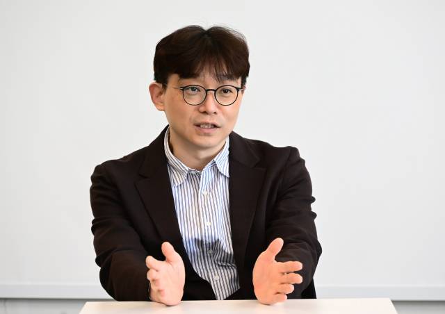 김대권 보로노이 연구부문 대표가 지난 27일 인천 송도 사옥에서 서울경제신문과 인터뷰를 하고 있다. 송도=권욱 기자