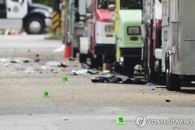 밴쿠버 차량 돌진 사고 현장의 잔해 [밴쿠버 AP=연합뉴스. 재판매 및 DB 금지]