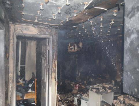 방화로 탄 아파트 내부 [인천소방본부 제공. 재판매 및 DB 금지]