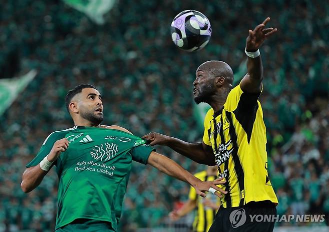 알아흘리의 마레즈(왼쪽) [로이터=연합뉴스]