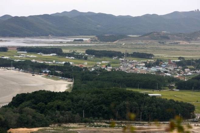 ▲ 인천 백령공항 건설 예정지인 옹진군 백령도 솔개지구 일대 전경. /인천일보DB