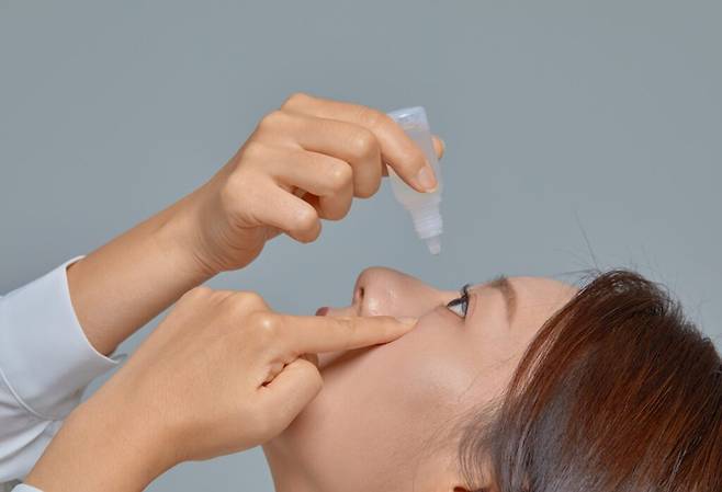 대부분의 젊은 성인이 안구건조증을 앓고 있다는 분석이 나왔다. [사진 = 게티이미지뱅크]