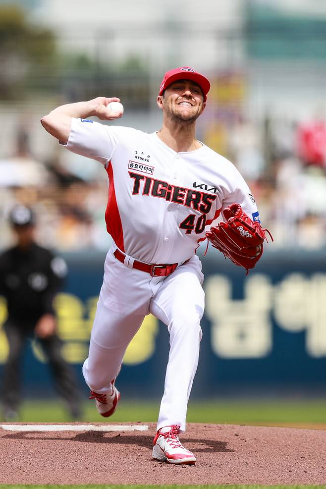 KIA 제임스 네일이 27일 광주-기아 챔피언스 필드에서 열린 2025 KBO리그 LG전에 선발 등판해 힘차게 공을 던지고 있다. 사진 | KIA 타이거즈