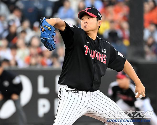 29일 대전한화생명볼파크에서 열린 LG와 한화의 경기, LG 선발투수 송승기가 역투하고 있다. 대전=허상욱 기자wook@sportschosun.com/2025.04.29/