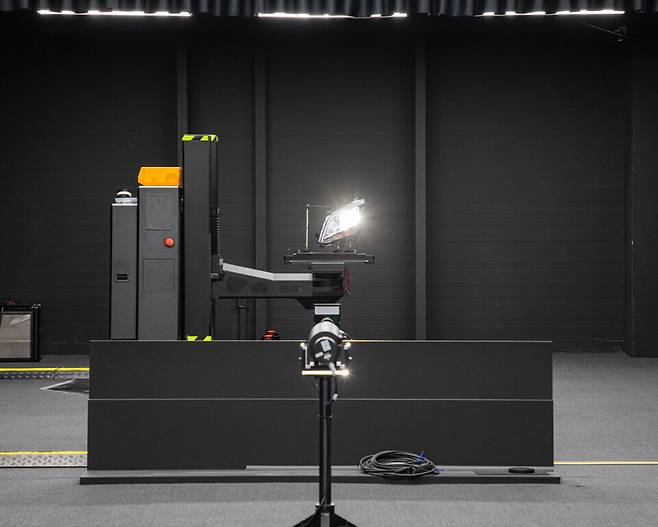 튜닝안전기술원 등화장치 적합조사 장비 모습 / 사진:한국교통안전공단